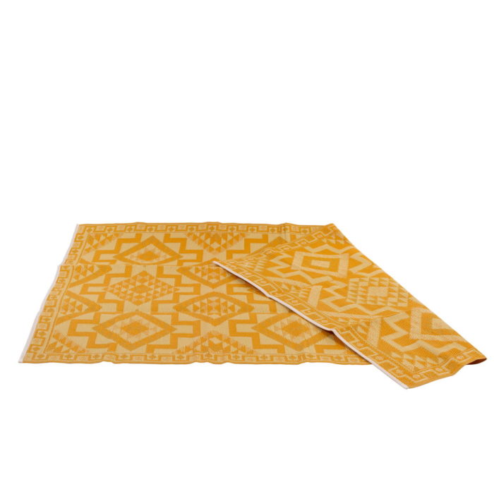 Decorative plastic rug for indoor and outdoor use