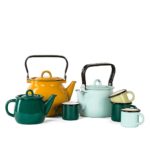 Enamelware set, very resistant and with a vintage look.